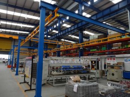 剛性軌道起重機(jī)